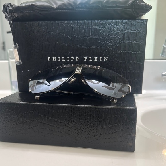 Philipp Plein Black Designer Sunglasses - Picture 1 of 9